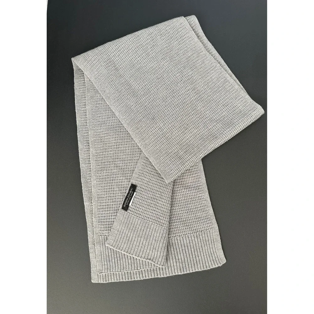 Banana Republic Extra Fine Merino Wool Waffle Knit Scarf Grey Ribbed Trim Unisex